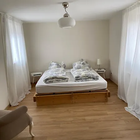 Ferienwohnung Feucht Eg Naturnah Parkplatz Wlan Exterior foto