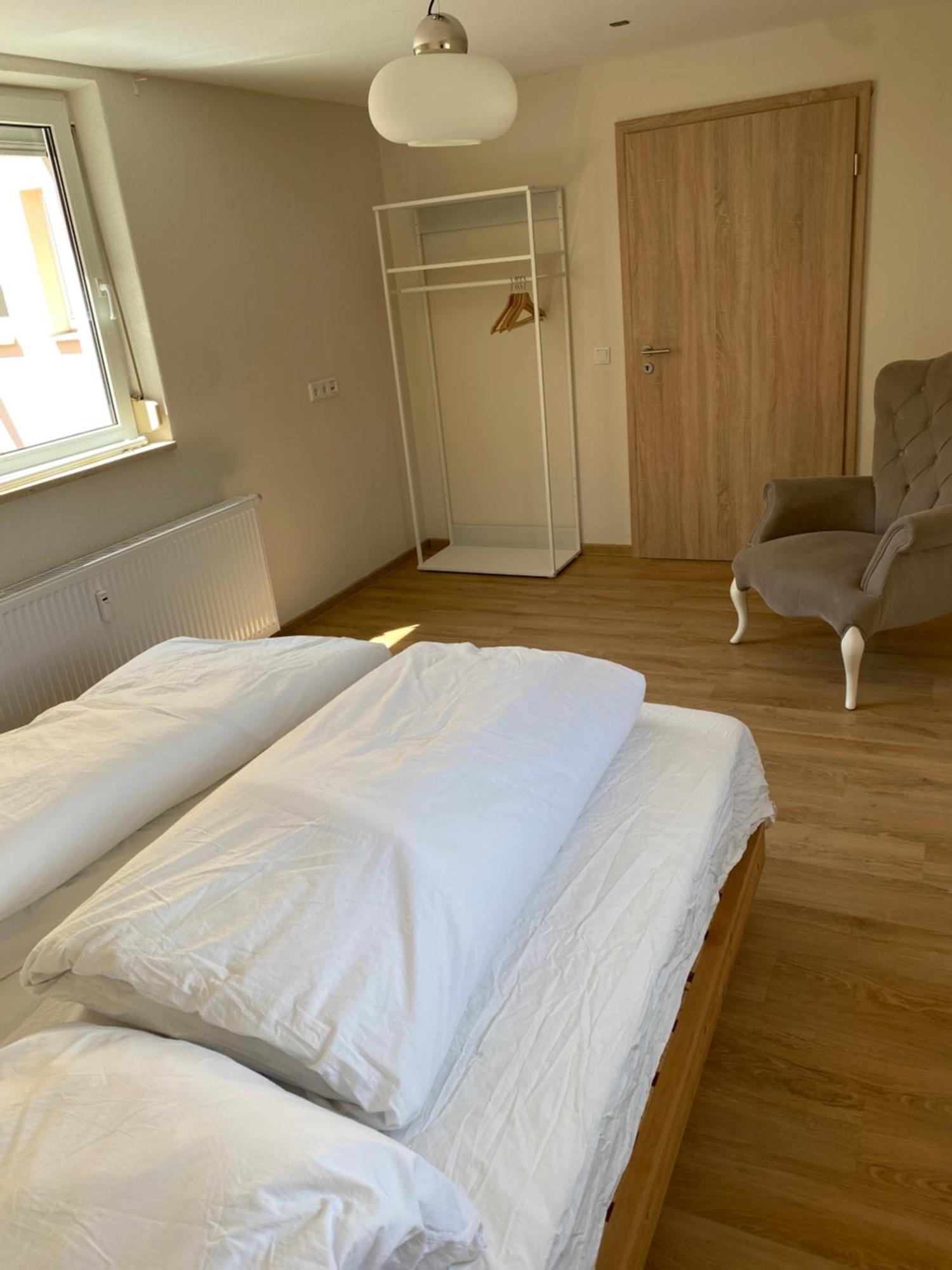 Apartment Eg Naturnah Parkplatz Wlan Feucht